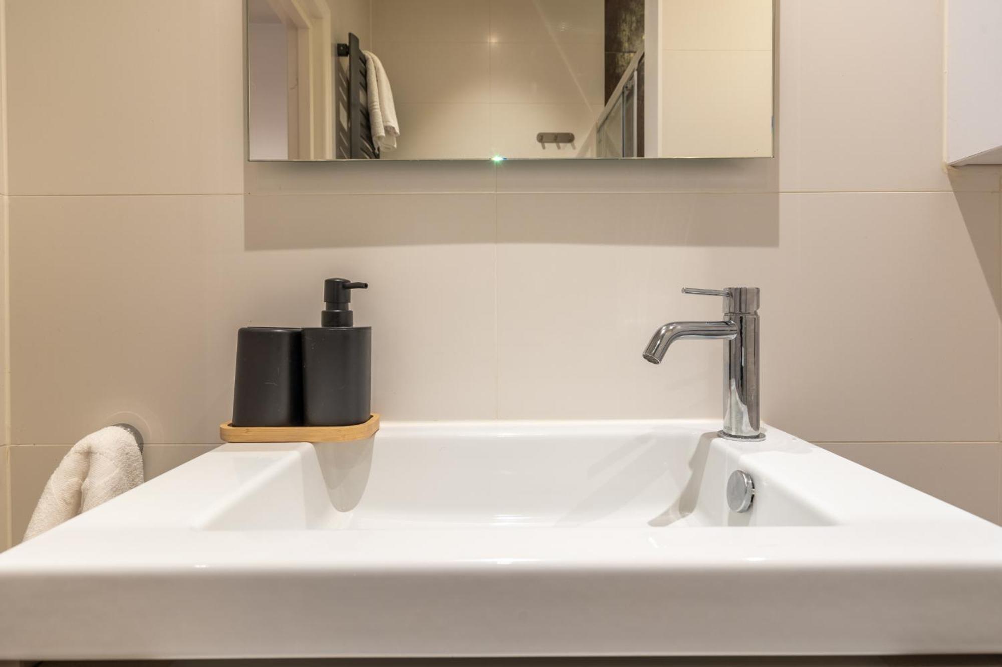 Stylish Studio In The Heart Of Breda City Center Luaran gambar